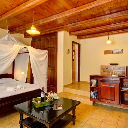 In Guest - Traditional For Relaxation And Rejuvenation Affittacamere La Canea