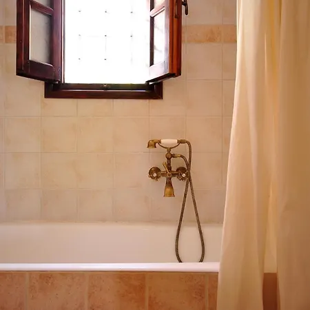 In Guest - Traditional For Relaxation And Rejuvenation Affittacamere La Canea