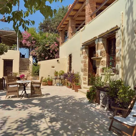In Guest - Traditional For Relaxation And Rejuvenation Affittacamere La Canea