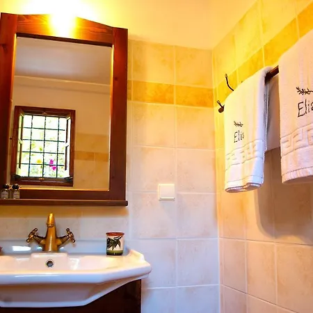 In Guest - Traditional For Relaxation And Rejuvenation Affittacamere La Canea